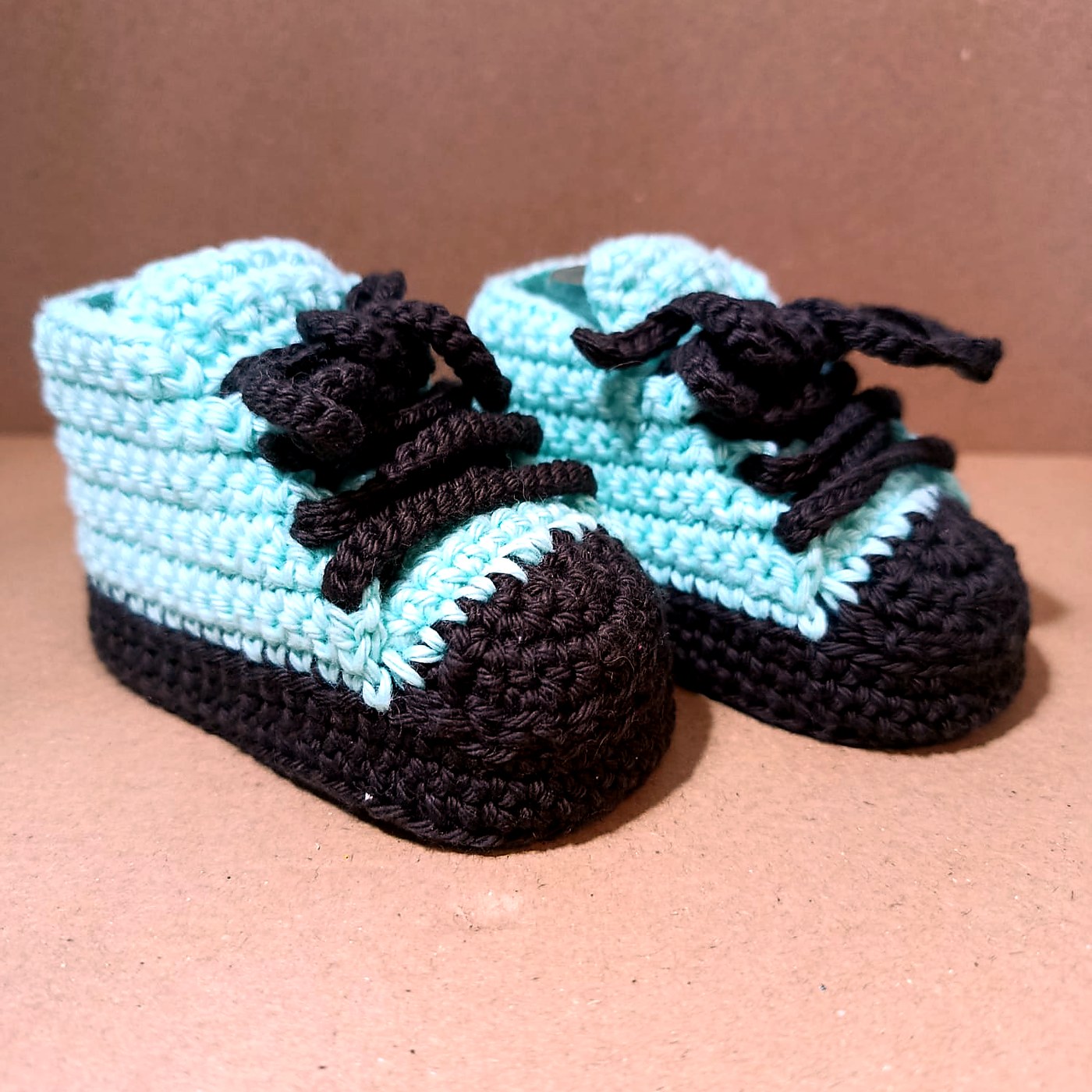 Bota Serie Chocolate artesanal en crochet - imagen 11