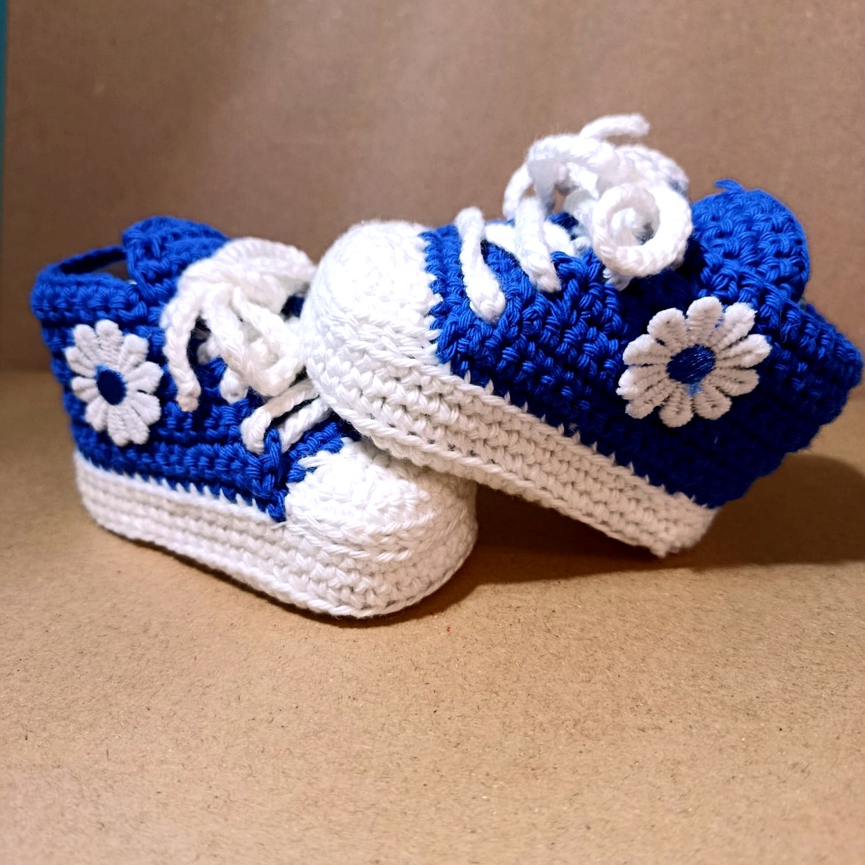 Patuco Primavera artesanal en crochet - imagen 2