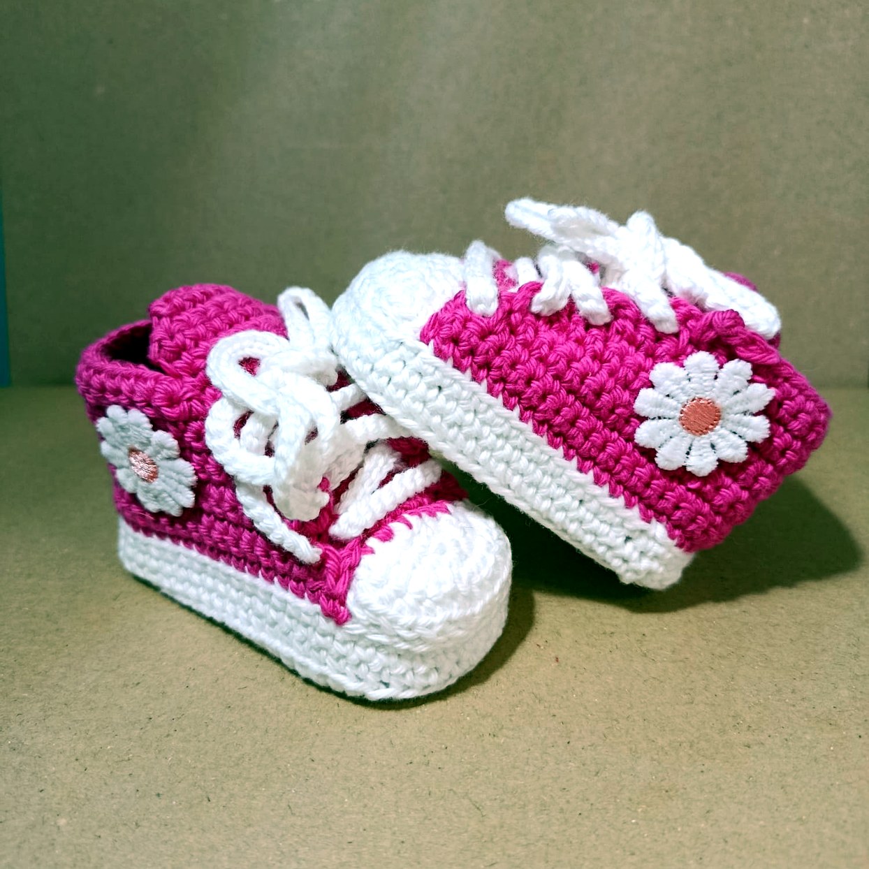 Patuco Primavera artesanal en crochet - imagen 3